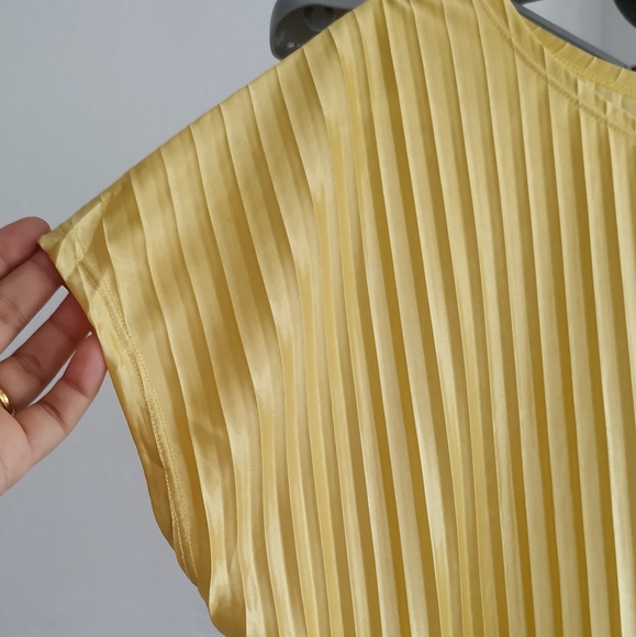 Zara Pleated top - Picture 4 of 12